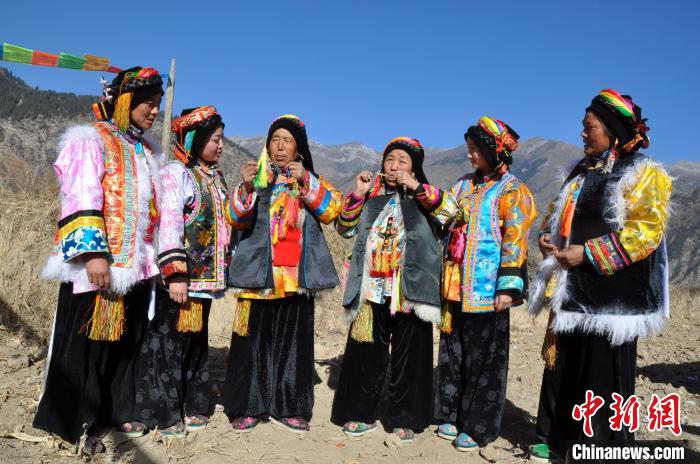 ͼΪطĻ(ͼ)طĻŲоЭṩͼ