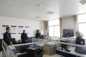 ��������֬�ع������쵼Ϊ�񸨾���ף�����ĸɾ�