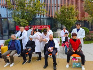 ³ͼݾٰ조ΪҶ飬Ϊ㰴Ħ